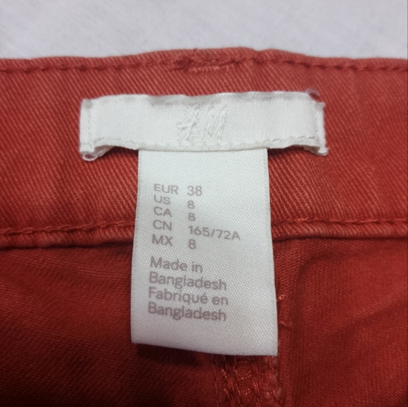 H&M Rust Orange Color Stretch Cuffed Shorts - Picture 2 of 3